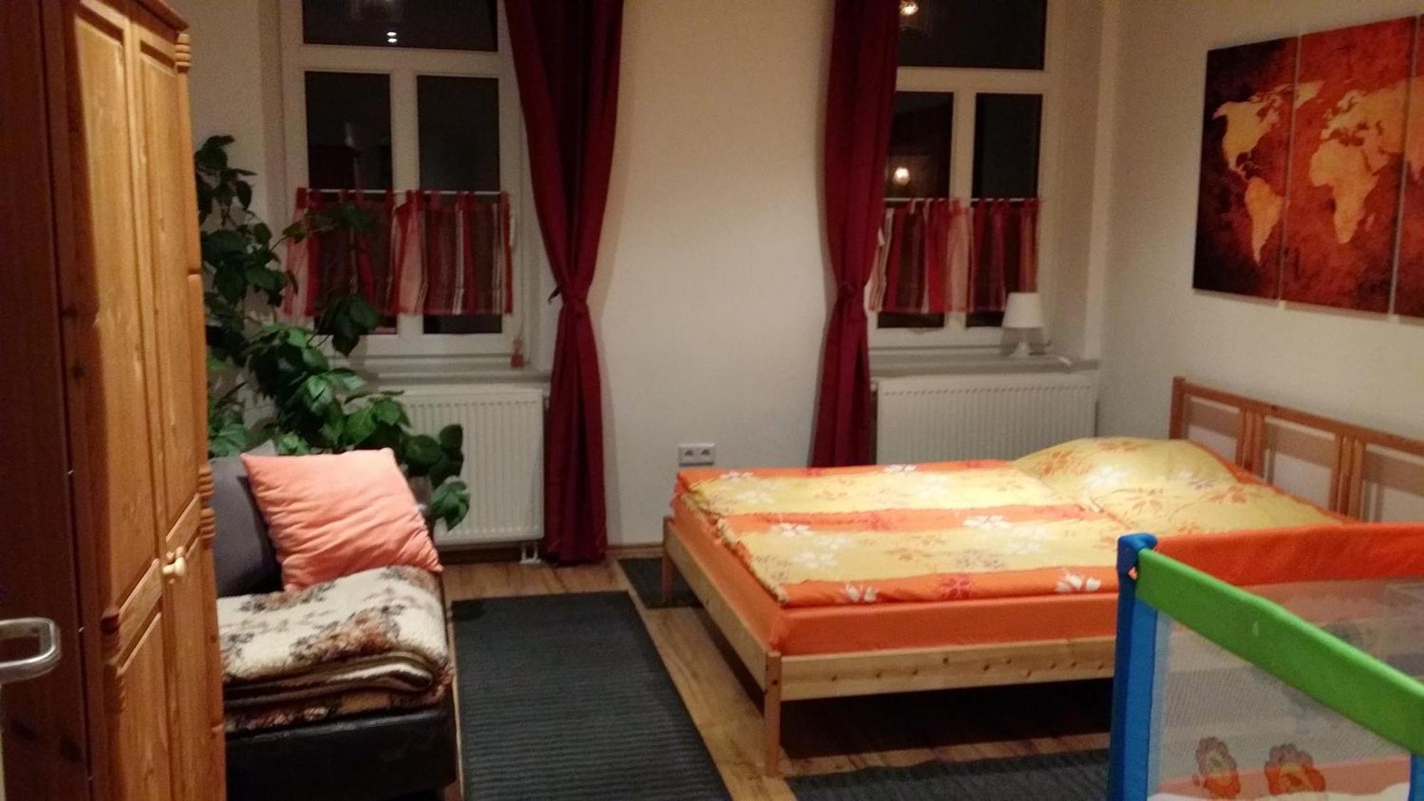 Ferienwohnung Rosie Chemnitz Bagian luar foto